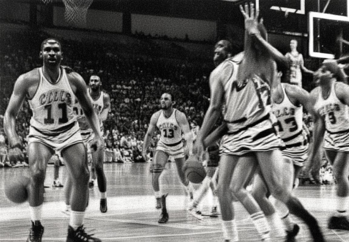 步行者主场优势尽显！西亚卡姆哈利伯顿联手力克凯尔特人